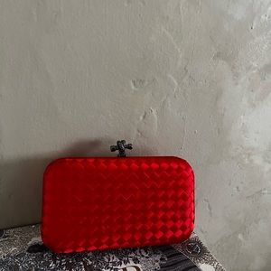 Red Evening Knot Clutch
